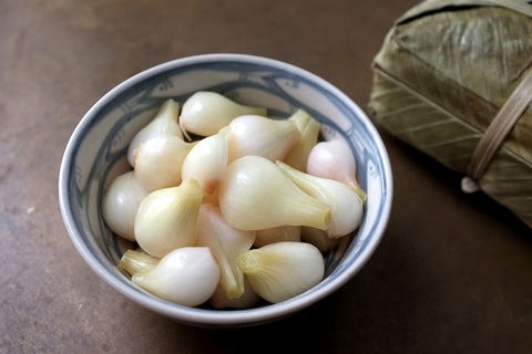 Làm thịt chân giò nấu đông đổi vị cho ngày tết - Ảnh 2. Làm thịt chân giò nấu đông đổi vị cho ngày tết - Ảnh 2.