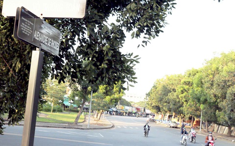 Đặt tên đường 2 giáo sĩ: chờ tranh luận ngã ngũ - Ảnh 1. Đặt tên đường 2 giáo sĩ: chờ tranh luận ngã ngũ - Ảnh 1.
