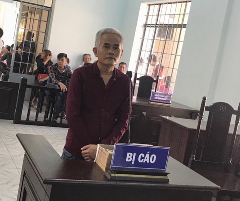 Vào tù vì móc túi khách đi xe buýt ở Suối Tiên - Ảnh 1. Vào tù vì móc túi khách đi xe buýt ở Suối Tiên - Ảnh 1.