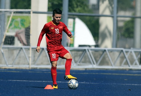 Quang Hải, Văn Hậu, Hùng Dũng đá chính trận U22 Lào - Ảnh 1. Quang Hải, Văn Hậu, Hùng Dũng đá chính trận U22 Lào - Ảnh 1.