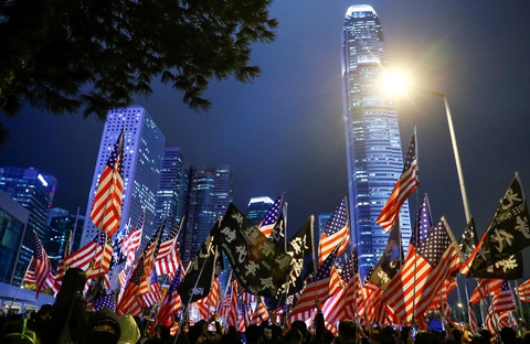 Người Hong Kong xuống đường vào Lễ Tạ ơn, tỏ lòng cảm kích Mỹ - Ảnh 6. Người Hong Kong xuống đường vào Lễ Tạ ơn, tỏ lòng cảm kích Mỹ - Ảnh 6.