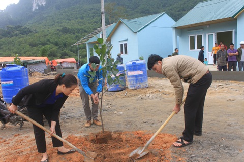 Đồng bào vùng lũ Sa Ná đã có chỗ an cư - Ảnh 6. Đồng bào vùng lũ Sa Ná đã có chỗ an cư - Ảnh 6.