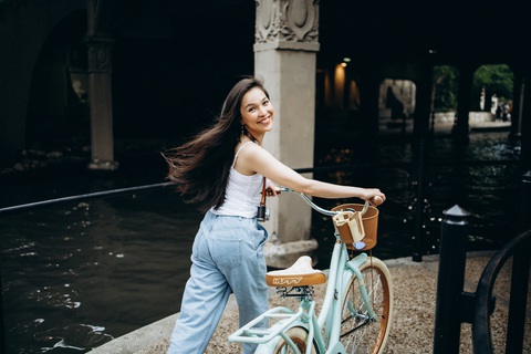 Hiền Thục bất ngờ trở lại với album Hoan lạc ca - Ảnh 2. Hiền Thục bất ngờ trở lại với album Hoan lạc ca - Ảnh 2.