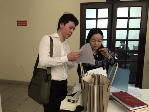 Hoãn xử vụ ca sĩ Đàm Vĩnh Hưng bị kiện - Ảnh 2. Hoãn xử vụ ca sĩ Đàm Vĩnh Hưng bị kiện - Ảnh 2.