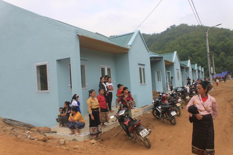 Đồng bào vùng lũ Sa Ná đã có chỗ an cư - Ảnh 2. Đồng bào vùng lũ Sa Ná đã có chỗ an cư - Ảnh 2.