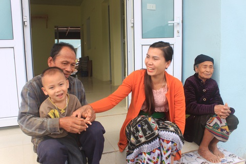 Đồng bào vùng lũ Sa Ná đã có chỗ an cư - Ảnh 1. Đồng bào vùng lũ Sa Ná đã có chỗ an cư - Ảnh 1.