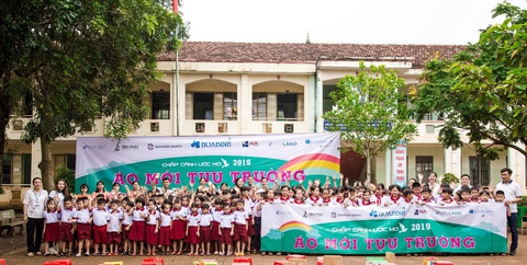 Hòa Bình tài trợ 500 triệu đồng phẫu thuật tim cho trẻ em nghèo - Ảnh 3. Hòa Bình tài trợ 500 triệu đồng phẫu thuật tim cho trẻ em nghèo - Ảnh 3.
