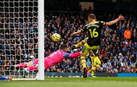 Aguero và Walker ‘nổ súng’, M.C lội ngược dòng đá bại Southampton - Ảnh 1. Aguero và Walker ‘nổ súng’, M.C lội ngược dòng đá bại Southampton - Ảnh 1.