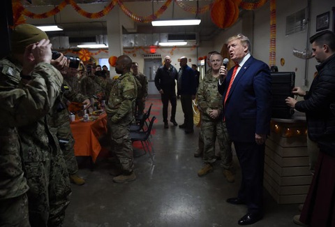 Hậu cần Mỹ tung đủ chiêu trò đánh lừa để đưa ông Trump đi Afghanistan - Ảnh 9. Hậu cần Mỹ tung đủ chiêu trò đánh lừa để đưa ông Trump đi Afghanistan - Ảnh 9.