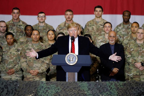 Hậu cần Mỹ tung đủ chiêu trò đánh lừa để đưa ông Trump đi Afghanistan - Ảnh 11. Hậu cần Mỹ tung đủ chiêu trò đánh lừa để đưa ông Trump đi Afghanistan - Ảnh 11.