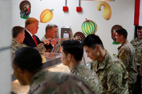 Hậu cần Mỹ tung đủ chiêu trò đánh lừa để đưa ông Trump đi Afghanistan - Ảnh 14. Hậu cần Mỹ tung đủ chiêu trò đánh lừa để đưa ông Trump đi Afghanistan - Ảnh 14.