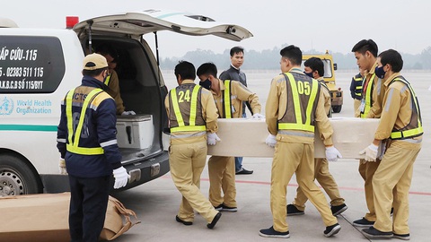 Cả 39 nạn nhân tử vong ở Anh đã được đưa về nước - Ảnh 3. Cả 39 nạn nhân tử vong ở Anh đã được đưa về nước - Ảnh 3.