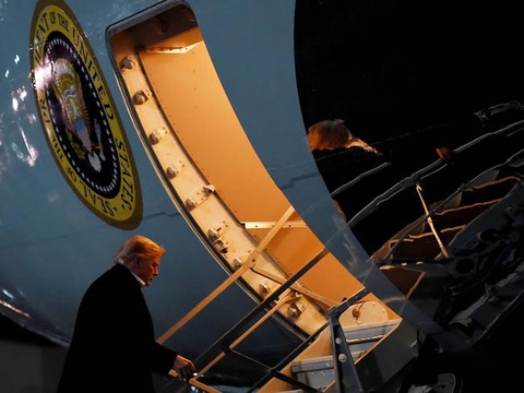 Hậu cần Mỹ tung đủ chiêu trò đánh lừa để đưa ông Trump đi Afghanistan - Ảnh 6. Hậu cần Mỹ tung đủ chiêu trò đánh lừa để đưa ông Trump đi Afghanistan - Ảnh 6.