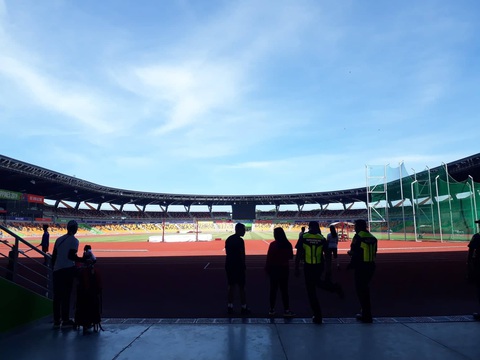 Sân thi đấu điền kinh đẹp long lanh sẵn sàng cho SEA Games 30 - Ảnh 1. Sân thi đấu điền kinh đẹp long lanh sẵn sàng cho SEA Games 30 - Ảnh 1.