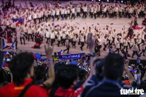 Hoa hậu châu Á - Thái Bình Dương diễu hành cùng đoàn thể thao Việt Nam - Ảnh 12. Hoa hậu châu Á - Thái Bình Dương diễu hành cùng đoàn thể thao Việt Nam - Ảnh 12.