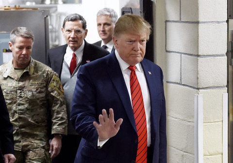 Hậu cần Mỹ tung đủ chiêu trò đánh lừa để đưa ông Trump đi Afghanistan - Ảnh 8. Hậu cần Mỹ tung đủ chiêu trò đánh lừa để đưa ông Trump đi Afghanistan - Ảnh 8.