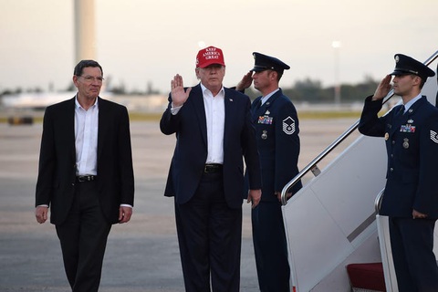 Hậu cần Mỹ tung đủ chiêu trò đánh lừa để đưa ông Trump đi Afghanistan - Ảnh 17. Hậu cần Mỹ tung đủ chiêu trò đánh lừa để đưa ông Trump đi Afghanistan - Ảnh 17.