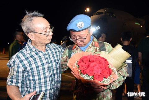 Chiến sĩ mũ nồi xanh về nước sau 1 năm làm nhiệm vụ ở Nam Sudan - Ảnh 10. Chiến sĩ mũ nồi xanh về nước sau 1 năm làm nhiệm vụ ở Nam Sudan - Ảnh 10.
