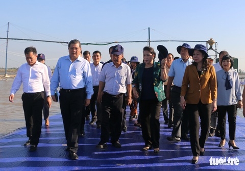 Chủ tịch Quốc hội thăm vùng nuôi cá tra công nghệ cao lớn nhất An Giang - Ảnh 1. Chủ tịch Quốc hội thăm vùng nuôi cá tra công nghệ cao lớn nhất An Giang - Ảnh 1.