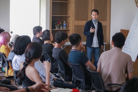 Hà Lan của Mắt biếc học diễn xuất ở Gặp gỡ mùa thu - Ảnh 2. Hà Lan của Mắt biếc học diễn xuất ở Gặp gỡ mùa thu - Ảnh 2.