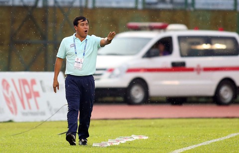 CLB B.Bình Dương tìm HLV ngoại cho V-League 2020 - Ảnh 2. CLB B.Bình Dương tìm HLV ngoại cho V-League 2020 - Ảnh 2.