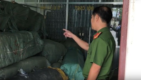 Tạm giữ để xác minh gần 8 tấn hàng Trung Quốc - Ảnh 1. Tạm giữ để xác minh gần 8 tấn hàng Trung Quốc - Ảnh 1.