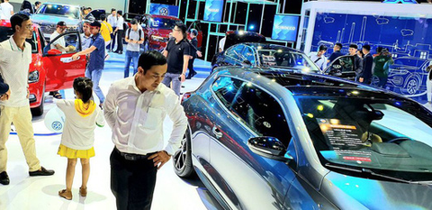 Tịch thu xe Volkswagen có đường lưỡi bò, phạt tiền nhà nhập khẩu, trưng bày xe - Ảnh 1. Tịch thu xe Volkswagen có đường lưỡi bò, phạt tiền nhà nhập khẩu, trưng bày xe - Ảnh 1.