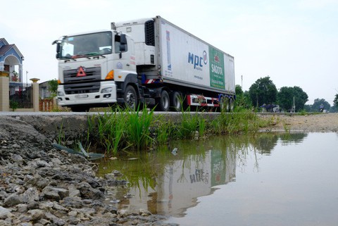 19km quốc lộ, 2 năm có 31 người chết vì tai nạn - Ảnh 2. 19km quốc lộ, 2 năm có 31 người chết vì tai nạn - Ảnh 2.