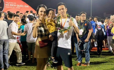 Văn Quyết sau cú ăn ba lịch sử: Lên tuyển quan trọng hơn danh hiệu cá nhân - Ảnh 1. Văn Quyết sau cú ăn ba lịch sử: Lên tuyển quan trọng hơn danh hiệu cá nhân - Ảnh 1.