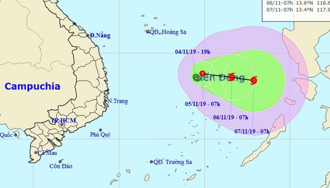 Áp thấp nhiệt đới bị hút ra biển nhưng có thể quay vào đất liền khi thành bão - Ảnh 1. Áp thấp nhiệt đới bị hút ra biển nhưng có thể quay vào đất liền khi thành bão - Ảnh 1.