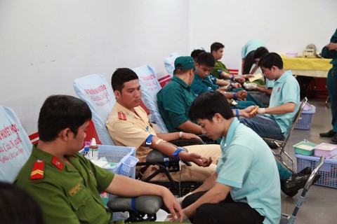 Phong trào tình nguyện trở thành phẩm chất, đặc trưng của thanh niên - Ảnh 4. Phong trào tình nguyện trở thành phẩm chất, đặc trưng của thanh niên - Ảnh 4.