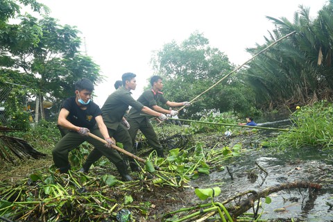 Phong trào tình nguyện trở thành phẩm chất, đặc trưng của thanh niên - Ảnh 1. Phong trào tình nguyện trở thành phẩm chất, đặc trưng của thanh niên - Ảnh 1.