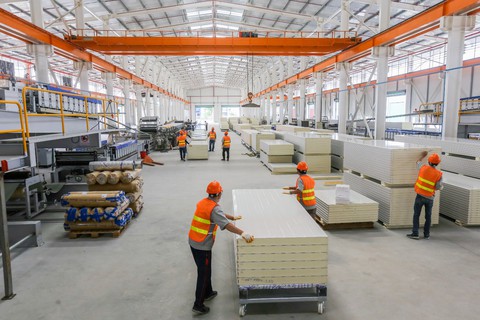 Nhà máy công suất hơn 10 triệu m2 panel cách nhiệt tại TP.HCM - Ảnh 3. Nhà máy công suất hơn 10 triệu m2 panel cách nhiệt tại TP.HCM - Ảnh 3.