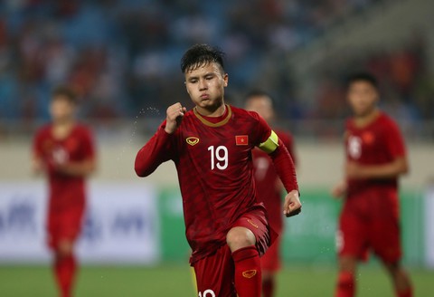 Thầy trò HLV Park Hang Seo- Quang Hải nhiều khả năng chiến thắng tại AFF Awards Night 2019 - Ảnh 2. Thầy trò HLV Park Hang Seo- Quang Hải nhiều khả năng chiến thắng tại AFF Awards Night 2019 - Ảnh 2.