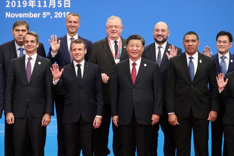 Ông Tập đá xéo ông Trump, kêu gọi phá bỏ những bức tường - Ảnh 1. Ông Tập đá xéo ông Trump, kêu gọi phá bỏ những bức tường - Ảnh 1.