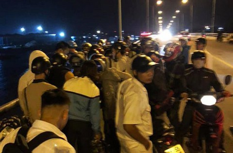 Nhói đau thư tuyệt mệnh của người mẹ ném con 1 tuổi xuống sông rồi nhảy cầu - Ảnh 1. Nhói đau thư tuyệt mệnh của người mẹ ném con 1 tuổi xuống sông rồi nhảy cầu - Ảnh 1.