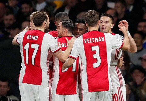 Ghi 3 bàn trong 10 phút, Chelsea cầm hòa Ajax sau khi bị dẫn trước 4-1 - Ảnh 1. Ghi 3 bàn trong 10 phút, Chelsea cầm hòa Ajax sau khi bị dẫn trước 4-1 - Ảnh 1.