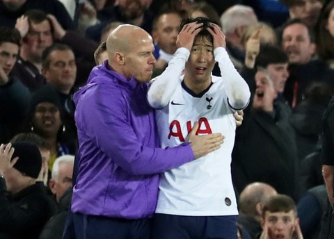 Son Heung Min được xóa thẻ đỏ trong tình huống làm gãy chân Andre Gomes - Ảnh 1. Son Heung Min được xóa thẻ đỏ trong tình huống làm gãy chân Andre Gomes - Ảnh 1.