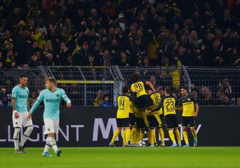 Thua ngược Dortmund sau khi dẫn 2-0, Inter lâm nguy - Ảnh 2. Thua ngược Dortmund sau khi dẫn 2-0, Inter lâm nguy - Ảnh 2.