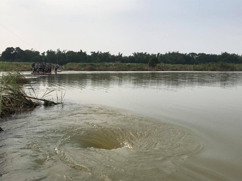 Lại xảy ra chết đuối ở vị trí lật đò trên sông Trà Khúc - Ảnh 2. Lại xảy ra chết đuối ở vị trí lật đò trên sông Trà Khúc - Ảnh 2.