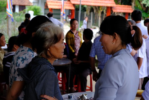 Trang bị áo phao cho khách đi đò sông Trà Khúc sau tai nạn chết người - Ảnh 4. Trang bị áo phao cho khách đi đò sông Trà Khúc sau tai nạn chết người - Ảnh 4.