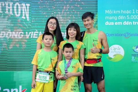 Chạy bộ để gắn kết yêu thương gia đình - Ảnh 1. Chạy bộ để gắn kết yêu thương gia đình - Ảnh 1.