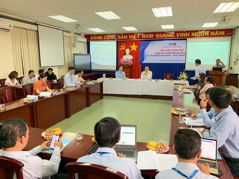 Nhiều trường tuyển sinh thoáng để kéo người học thạc sĩ, tiến sĩ - Ảnh 1. Nhiều trường tuyển sinh thoáng để kéo người học thạc sĩ, tiến sĩ - Ảnh 1.