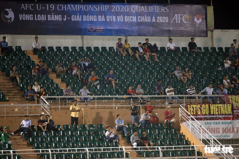 Sân Thống Nhất vắng tanh ngày U19 Việt Nam mở màn vòng loại châu Á 2020 - Ảnh 1. Sân Thống Nhất vắng tanh ngày U19 Việt Nam mở màn vòng loại châu Á 2020 - Ảnh 1.