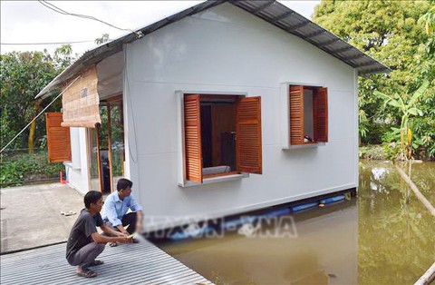 Độc đáo ngôi nhà lưỡng cư không sợ ngập ở miền Tây - Ảnh 1. Độc đáo ngôi nhà lưỡng cư không sợ ngập ở miền Tây - Ảnh 1.