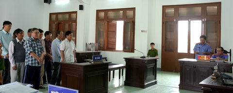 Cựu chủ tịch huyện cố ý làm trái bị đề nghị phạt 12-13 năm tù - Ảnh 4. Cựu chủ tịch huyện cố ý làm trái bị đề nghị phạt 12-13 năm tù - Ảnh 4.