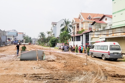 Phát hiện thi thể bé sơ sinh trong lúc san ủi công trình tại Thủ Đức - Ảnh 1. Phát hiện thi thể bé sơ sinh trong lúc san ủi công trình tại Thủ Đức - Ảnh 1.