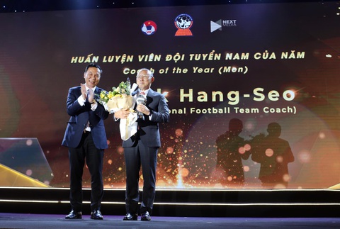 HLV Park Hang Seo, Quang Hải thắng Giải HLV và cầu thủ của năm tại AFF Awards 2019 - Ảnh 1. HLV Park Hang Seo, Quang Hải thắng Giải HLV và cầu thủ của năm tại AFF Awards 2019 - Ảnh 1.