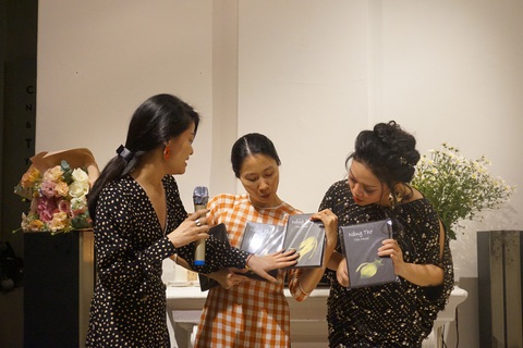 Hà Linh sau ‘mất tích’ tái xuất với Thơ Jazz - Ảnh 2. Hà Linh sau ‘mất tích’ tái xuất với Thơ Jazz - Ảnh 2.
