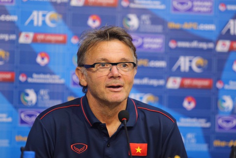 HLV Troussier: U19 Việt Nam sẽ đá khác trước U19 Nhật Bản - Ảnh 1. HLV Troussier: U19 Việt Nam sẽ đá khác trước U19 Nhật Bản - Ảnh 1.